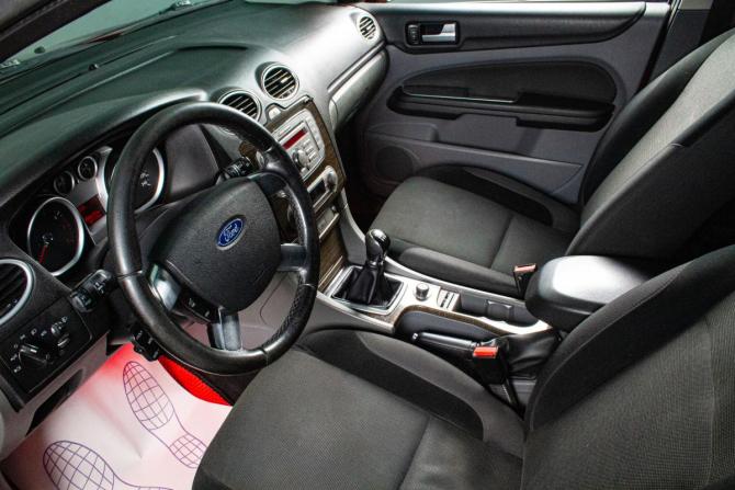 Ford Focus II Рестайлинг с пробегом 2008 года, цена 679 000 рублей, 289000 км, седан, Автокод Объявления