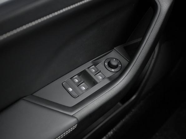 Skoda Superb III Рестайлинг с пробегом 2025 года, цена 3 450 000 рублей, 38 км, лифтбек, Автокод Объявления