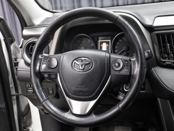 Toyota RAV4 IV (XA40) Рестайлинг с пробегом 2016 года, цена 2 398 000 рублей, 147093 км, внедорожник, Автокод Объявления