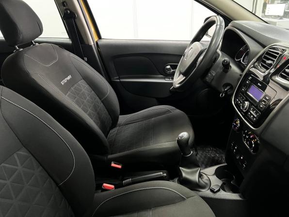 Renault Sandero II с пробегом 2017 года, цена 999 000 рублей, 93000 км, хэтчбек, Автокод Объявления