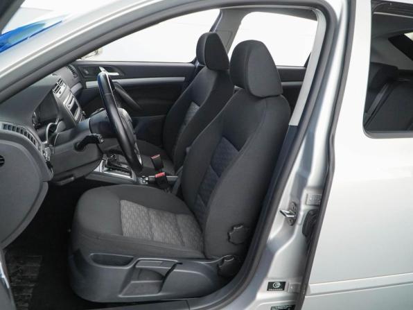 Skoda Octavia II (A5) Рестайлинг с пробегом 2012 года, цена 899 999 рублей, 163747 км, лифтбек, Автокод Объявления