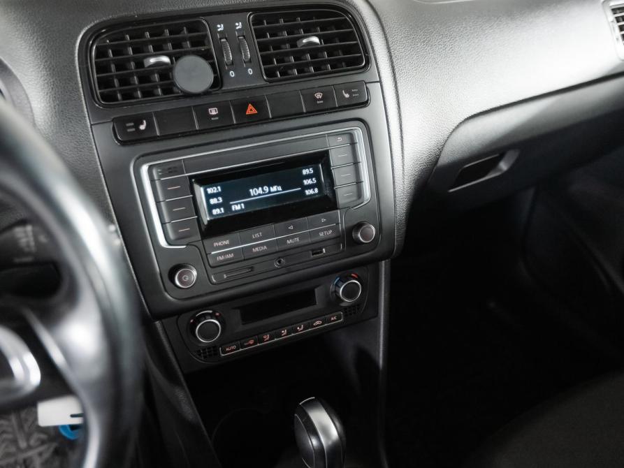 Volkswagen Polo V Рестайлинг Челябинск  - изображение 11