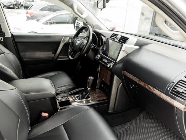 Toyota Land Cruiser Prado 150 Series Рестайлинг 1 с пробегом 2014 года, цена 3 075 000 рублей, 330617 км, внедорожник, Автокод Объявления