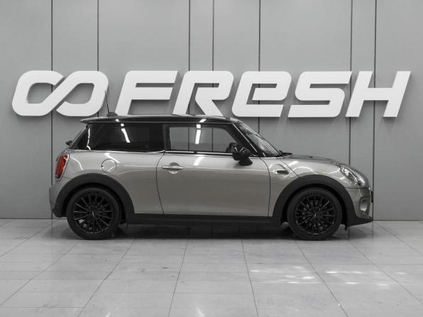 Mini Hatch III (F55/F56) Рестайлинг с пробегом 2018 года, цена 2 099 000 рублей, 66501 км, хэтчбек, Автокод Объявления