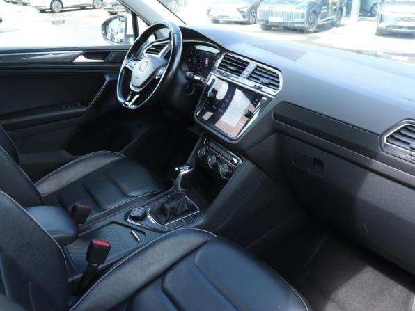 Volkswagen Tiguan II с пробегом 2018 года, цена 3 136 320 рублей, 193878 км, внедорожник, Автокод Объявления