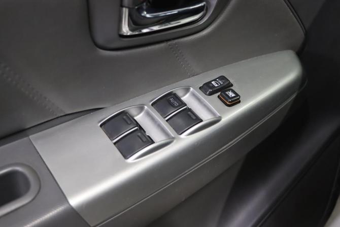 Toyota Hilux VII Рестайлинг с пробегом 2012 года, цена 1 799 990 рублей, 175052 км, пикап, Автокод Объявления