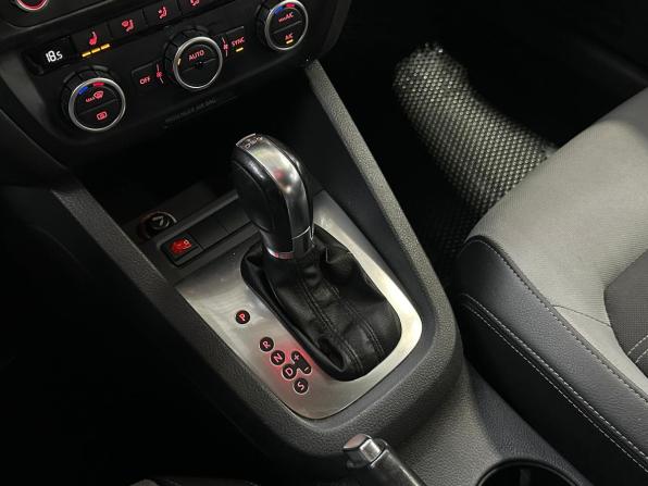 Volkswagen Jetta VI с пробегом 2013 года, цена 910 000 рублей, 177000 км, седан, Автокод Объявления