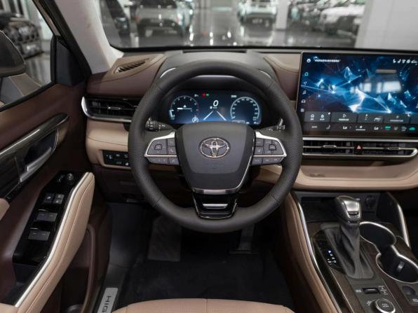 Toyota Highlander IV (XU70) с пробегом 2026 года, цена 5 900 000 рублей, 50 км, внедорожник, Автокод Объявления