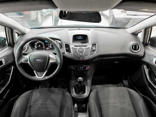 Ford Fiesta Mk6 Рестайлинг с пробегом 2015 года, цена 650 000 рублей, 179528 км, седан, Автокод Объявления