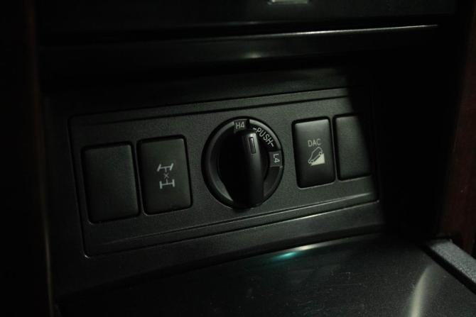 Toyota Land Cruiser Prado 150 Series Рестайлинг 1 с пробегом 2017 года, цена 3 849 000 рублей, 220113 км, внедорожник, Автокод Объявления