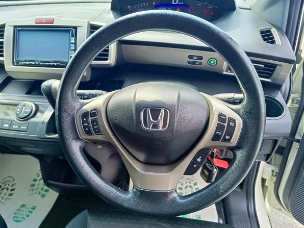 Honda Freed I Рестайлинг с пробегом 2012 года, цена 1 099 995 рублей, 144906 км, компактвэн, Автокод Объявления