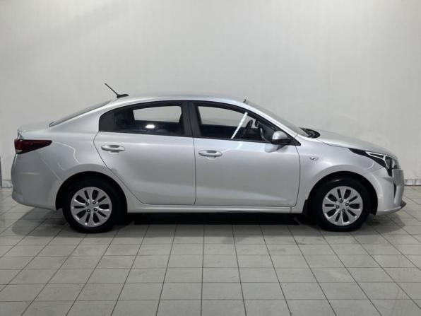 Kia Rio IV Рестайлинг с пробегом 2020 года, цена 1 565 000 рублей, 58374 км, седан, Автокод Объявления