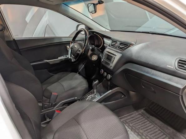 Kia Rio III Рестайлинг с пробегом 2016 года, цена 825 000 рублей, 112000 км, седан, Автокод Объявления