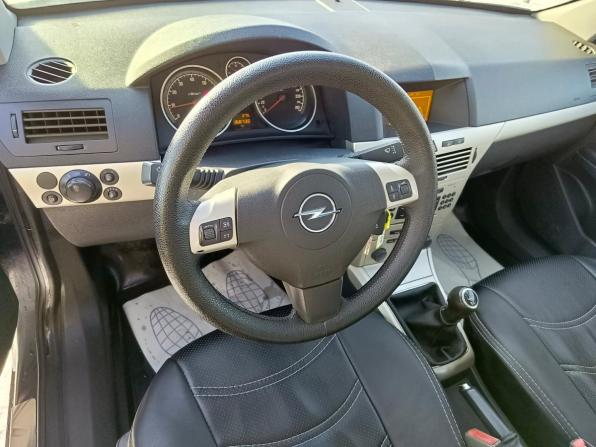 Opel Astra H Рестайлинг с пробегом 2008 года, цена 430 000 рублей, 168730 км, седан, Автокод Объявления