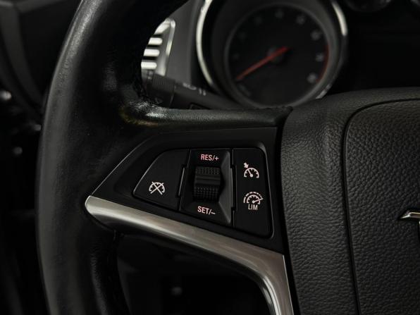Opel Astra J Рестайлинг с пробегом 2013 года, цена 750 000 рублей, 186525 км, седан, Автокод Объявления