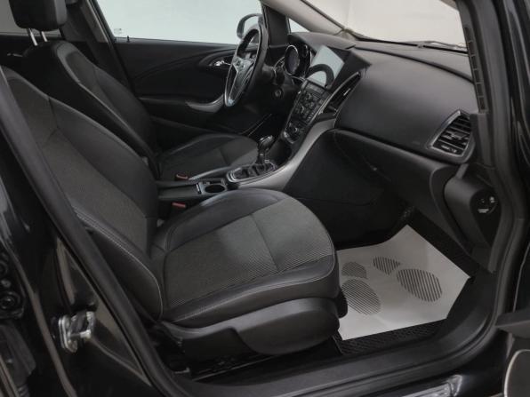 Opel Astra J с пробегом 2011 года, цена 590 000 рублей, 233364 км, хэтчбек, Автокод Объявления
