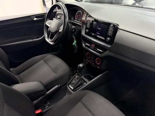 Volkswagen Polo VI с пробегом 2022 года, цена 1 580 000 рублей, 111154 км, лифтбек, Автокод Объявления