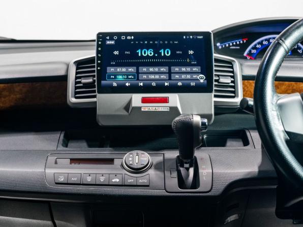 Honda Freed I с пробегом 2010 года, цена 1 035 000 рублей, 156283 км, компактвэн, Автокод Объявления