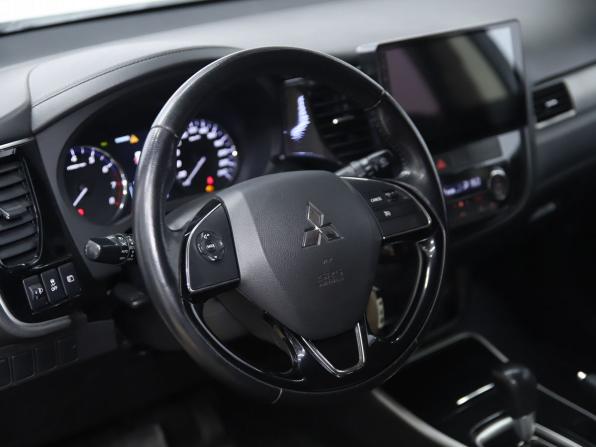Mitsubishi Outlander III Рестайлинг 2 с пробегом 2018 года, цена 1 790 000 рублей, 149899 км, внедорожник, Автокод Объявления
