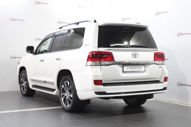 Toyota Land Cruiser 200 Series Рестайлинг 2 с пробегом 2019 года, цена 8 700 000 рублей, 102400 км, внедорожник, Автокод Объявления