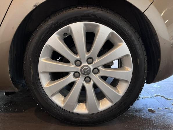 Opel Astra J Рестайлинг с пробегом 2013 года, цена 870 000 рублей, 98605 км, хэтчбек, Автокод Объявления