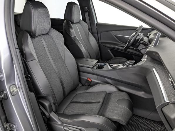 Peugeot 5008 II с пробегом 2018 года, цена 1 999 000 рублей, 88974 км, внедорожник, Автокод Объявления