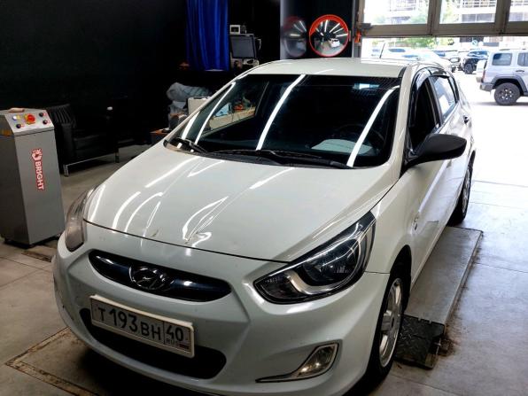 Hyundai Solaris I с пробегом 2014 года, цена 650 000 рублей, 105720 км, хэтчбек, Автокод Объявления