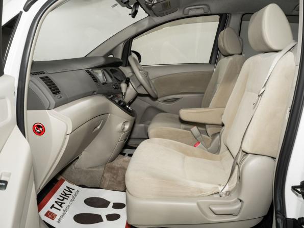 Toyota ISis I Рестайлинг с пробегом 2014 года, цена 1 130 500 рублей, 134820 км, компактвэн, Автокод Объявления