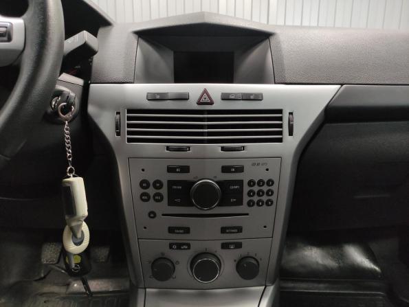 Opel Astra H Рестайлинг с пробегом 2012 года, цена 700 000 рублей, 132000 км, универсал, Автокод Объявления