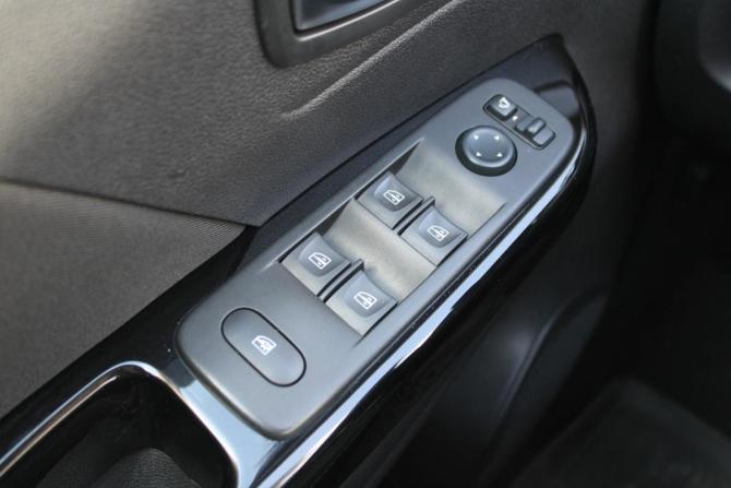 Renault Kaptur I Рестайлинг с пробегом 2021 года, цена 1 625 000 рублей, 79000 км, внедорожник, Автокод Объявления