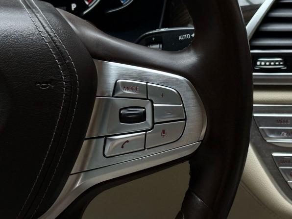 BMW 7 серии VI (G11/G12) с пробегом 2015 года, цена 2 999 000 рублей, 187631 км, седан, Автокод Объявления