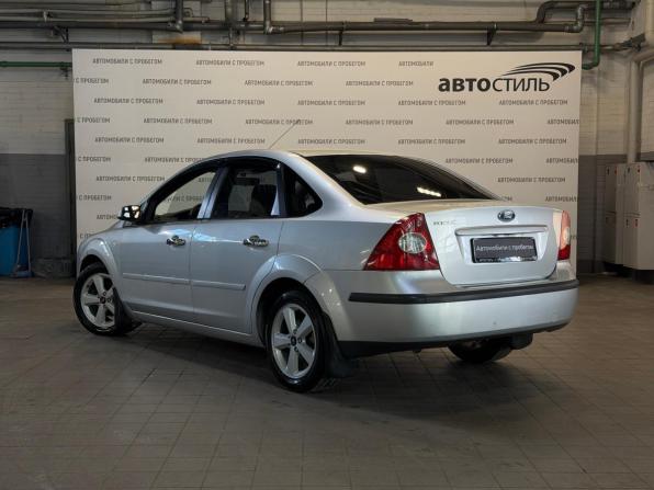 Ford Focus II с пробегом 2005 года, цена 379 000 рублей, 260000 км, седан, Автокод Объявления