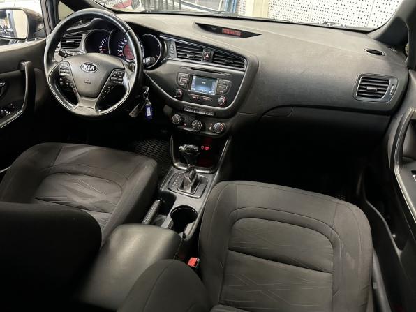 Kia Ceed II Рестайлинг с пробегом 2018 года, цена 960 000 рублей, 133141 км, универсал, Автокод Объявления