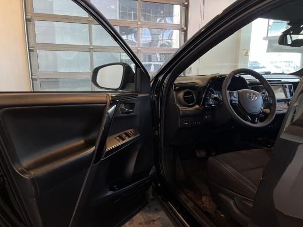 Toyota RAV4 IV (XA40) Рестайлинг с пробегом 2019 года, цена 2 794 300 рублей, 124640 км, внедорожник, Автокод Объявления