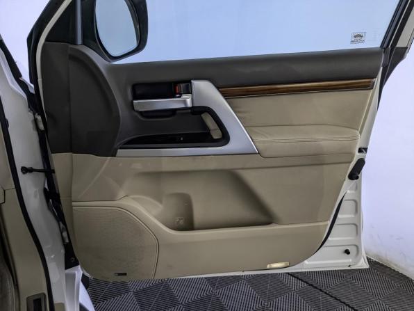 Toyota Land Cruiser 200 Series Рестайлинг 2 с пробегом 2016 года, цена 4 490 000 рублей, 251540 км, внедорожник, Автокод Объявления