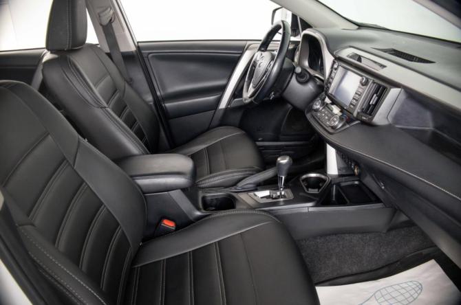 Toyota RAV4 IV (XA40) Рестайлинг с пробегом 2017 года, цена 2 799 000 рублей, 142562 км, внедорожник, Автокод Объявления