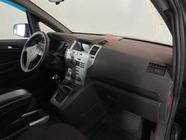 Opel Zafira B Рестайлинг с пробегом 2011 года, цена 692 000 рублей, 167237 км, минивэн, Автокод Объявления