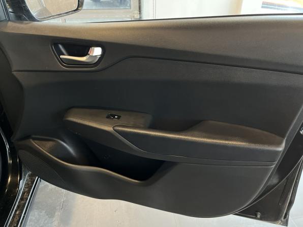 Hyundai Solaris II Рестайлинг с пробегом 2021 года, цена 1 417 000 рублей, 73615 км, седан, Автокод Объявления