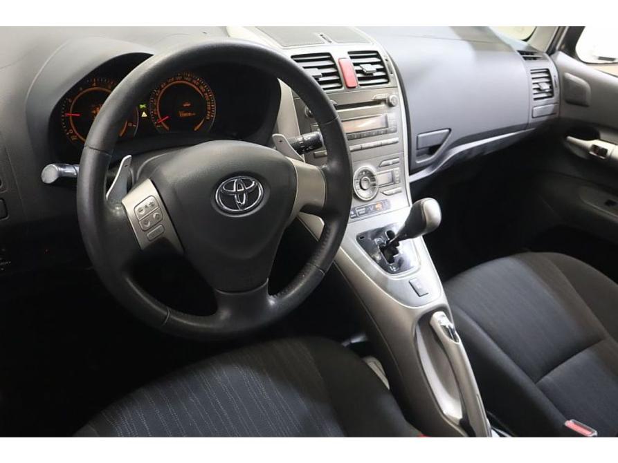 Toyota Auris I Коломна  - изображение 6