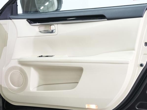 Lexus ES VI с пробегом 2012 года, цена 2 230 000 рублей, 180843 км, седан, Автокод Объявления