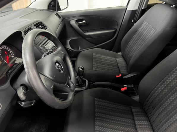 Volkswagen Polo V Рестайлинг с пробегом 2018 года, цена 1 090 000 рублей, 88000 км, седан, Автокод Объявления