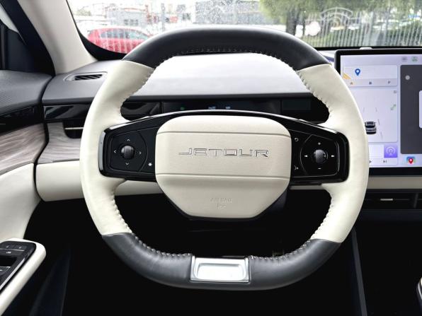 JETOUR DASHING I с пробегом 2023 года, цена 1 790 000 рублей, 41430 км, внедорожник, Автокод Объявления