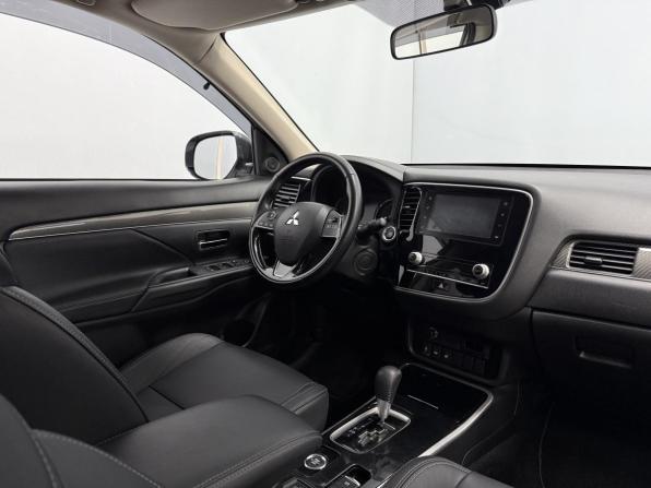 Mitsubishi Outlander III Рестайлинг 3 с пробегом 2020 года, цена 2 535 000 рублей, 103624 км, внедорожник, Автокод Объявления