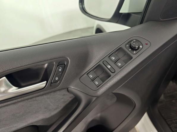 Volkswagen Tiguan I Рестайлинг с пробегом 2016 года, цена 990 000 рублей, 250459 км, внедорожник, Автокод Объявления