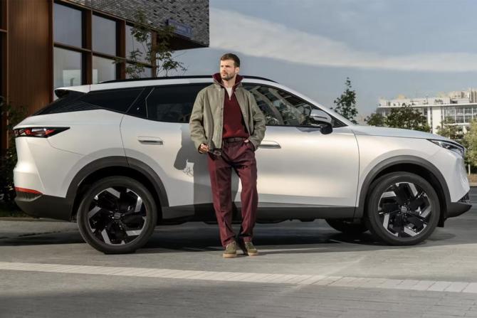 Новый Omoda C7 2026 года, цена 3 299 000 рублей, внедорожник, Автокод Объявления