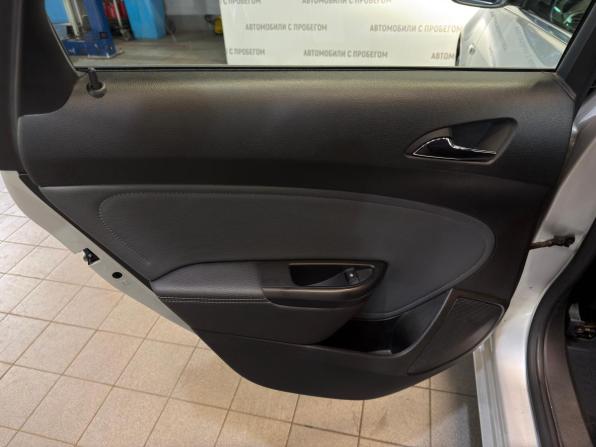 Opel Astra J Рестайлинг с пробегом 2013 года, цена 699 000 рублей, 193000 км, седан, Автокод Объявления