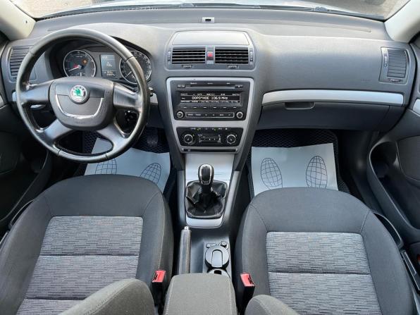 Skoda Octavia II (A5) Рестайлинг с пробегом 2013 года, цена 820 000 рублей, 228000 км, лифтбек, Автокод Объявления