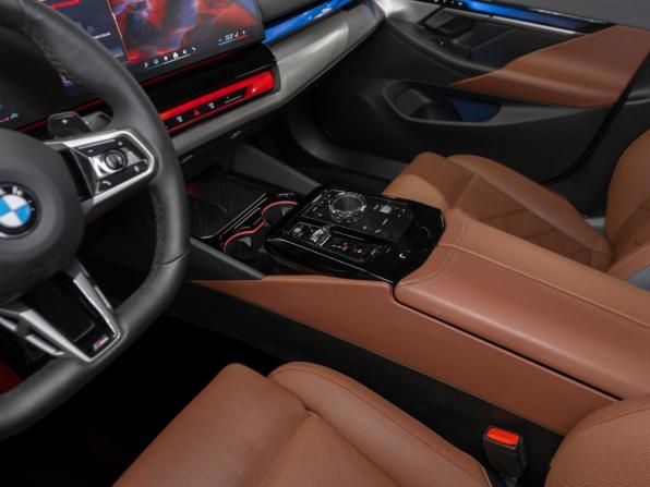 BMW 5 серии VIII (G60/G61/G68) с пробегом 2023 года, цена 7 950 000 рублей, 19500 км, седан, Автокод Объявления
