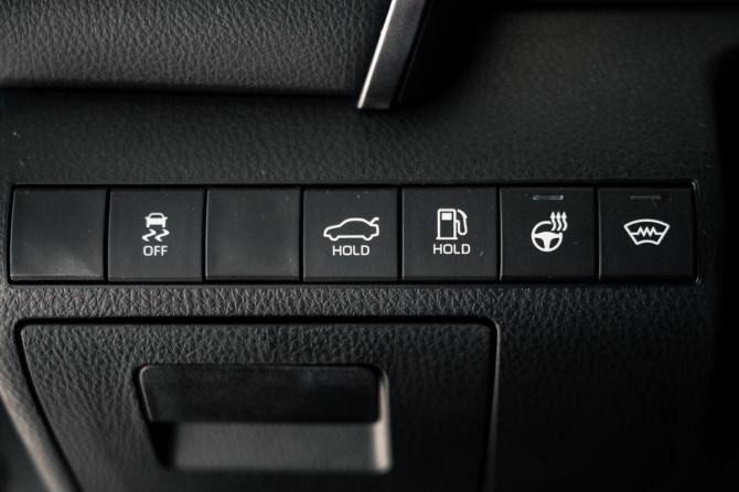 Toyota Camry VIII (XV70) Рестайлинг с пробегом 2021 года, цена 3 250 000 рублей, 61922 км, седан, Автокод Объявления
