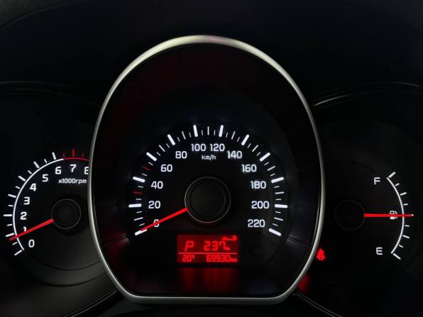 Kia Rio III Рестайлинг с пробегом 2015 года, цена 999 000 рублей, 69500 км, седан, Автокод Объявления